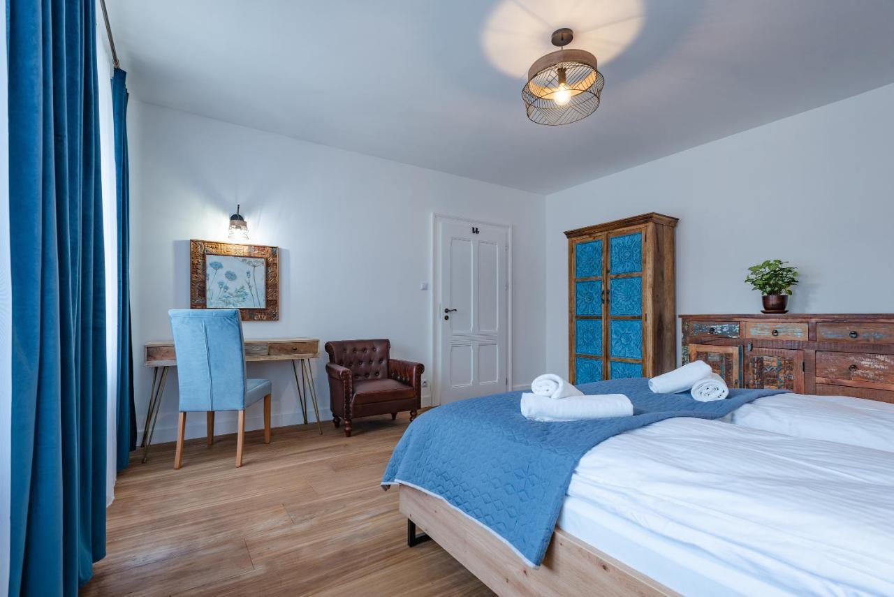 Dworek Apartment *